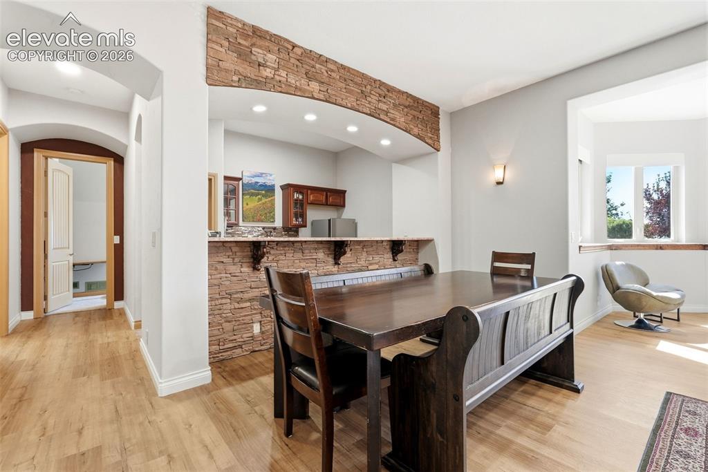 Image 41 of 50: Dining Area