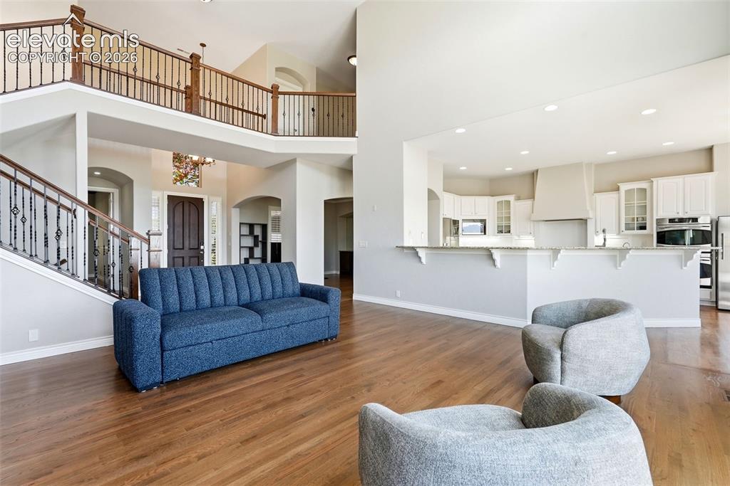 Image 9 of 50: Living Room