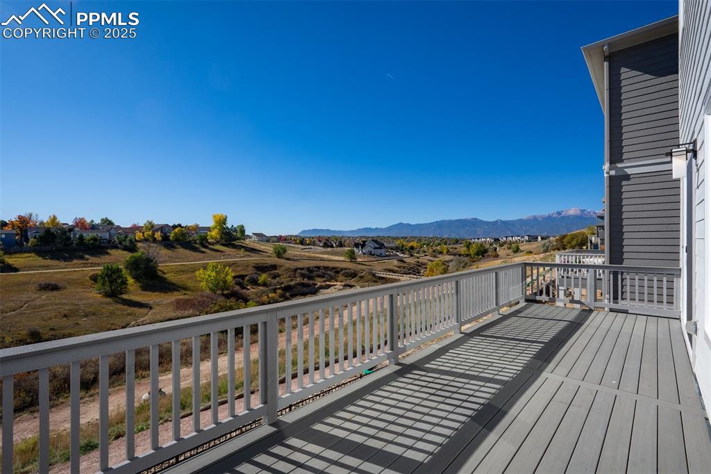 Image 13 of 40: Deck