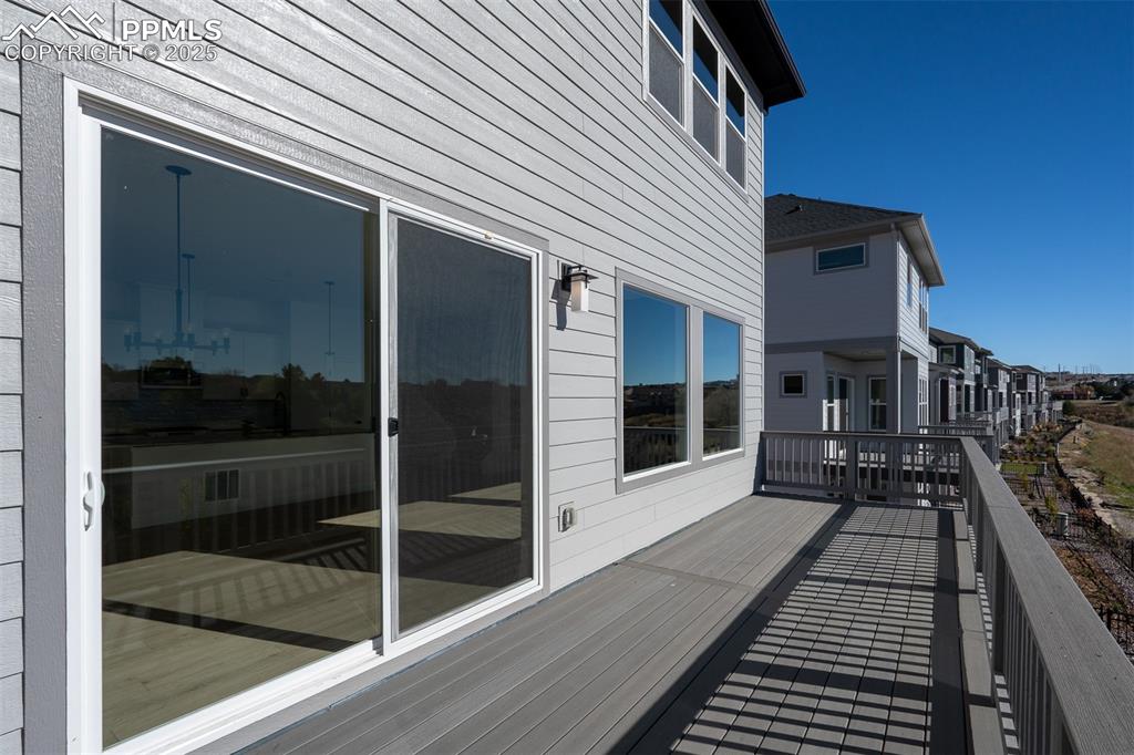 Image 14 of 40: Deck