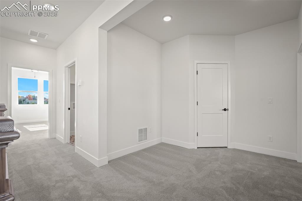 Image 26 of 40: Loft