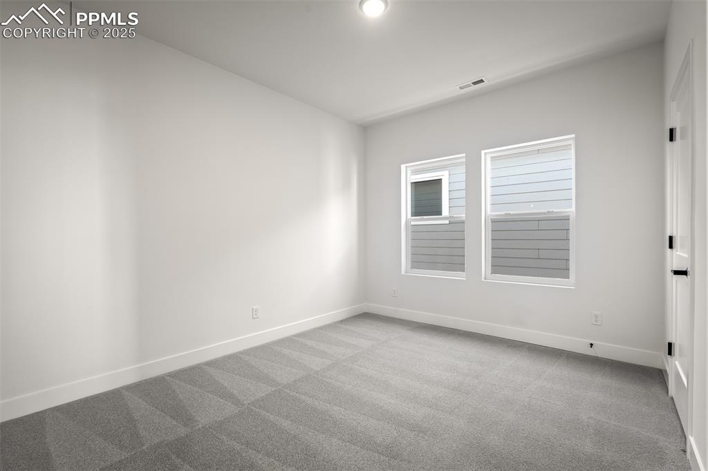 Image 30 of 40: Bedroom