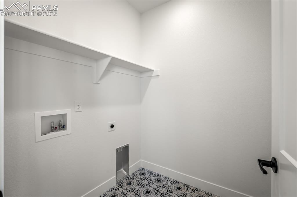 Image 31 of 40: Laundry