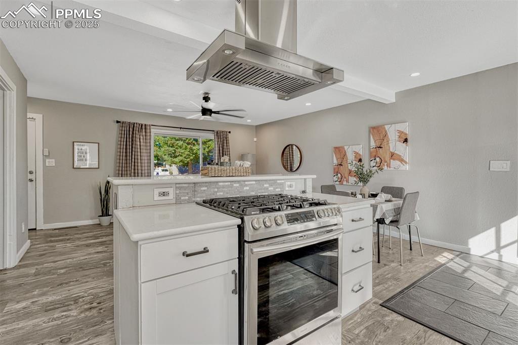 Image 12 of 46: Kitchen