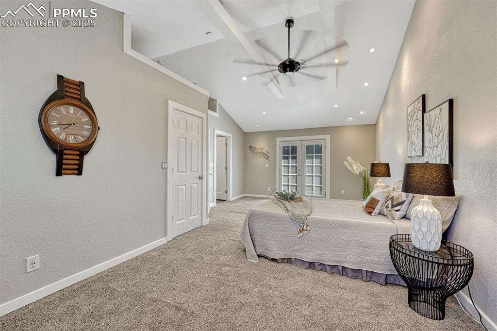 Image 22 of 46: Bedroom