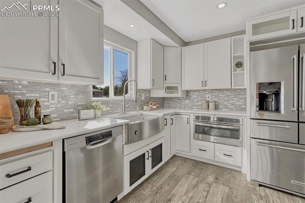 Image 3 of 46: Kitchen