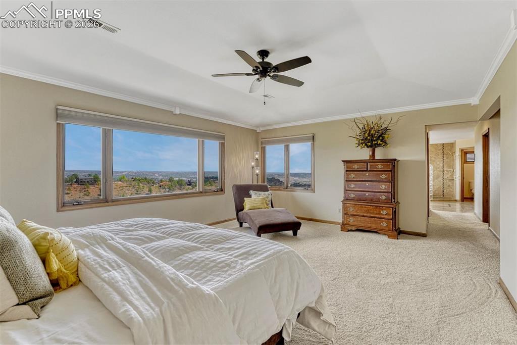 Image 8 of 50: Bedroom