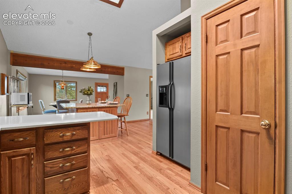 Image 15 of 50: Kitchen