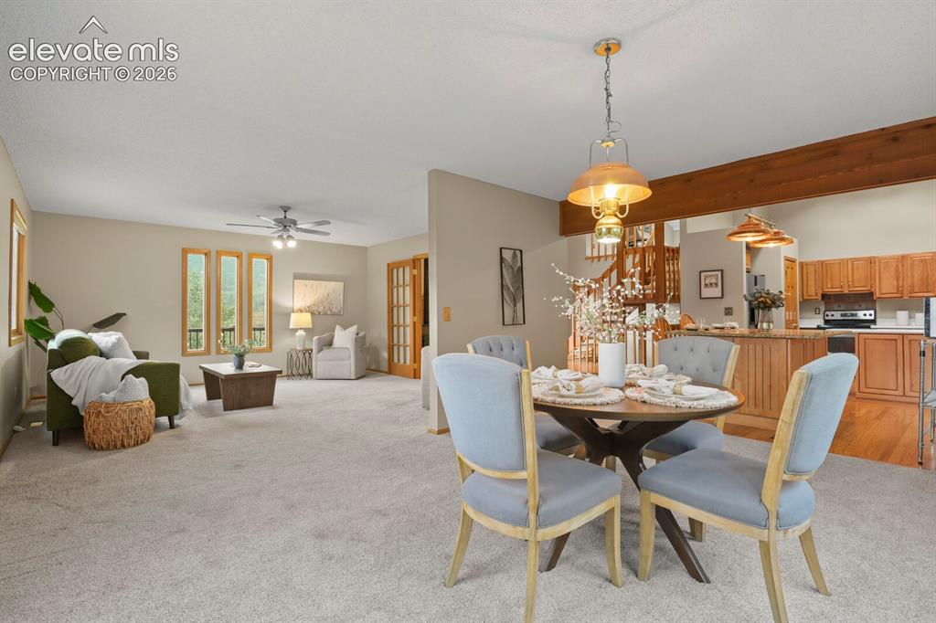 Image 18 of 50: Dining Area