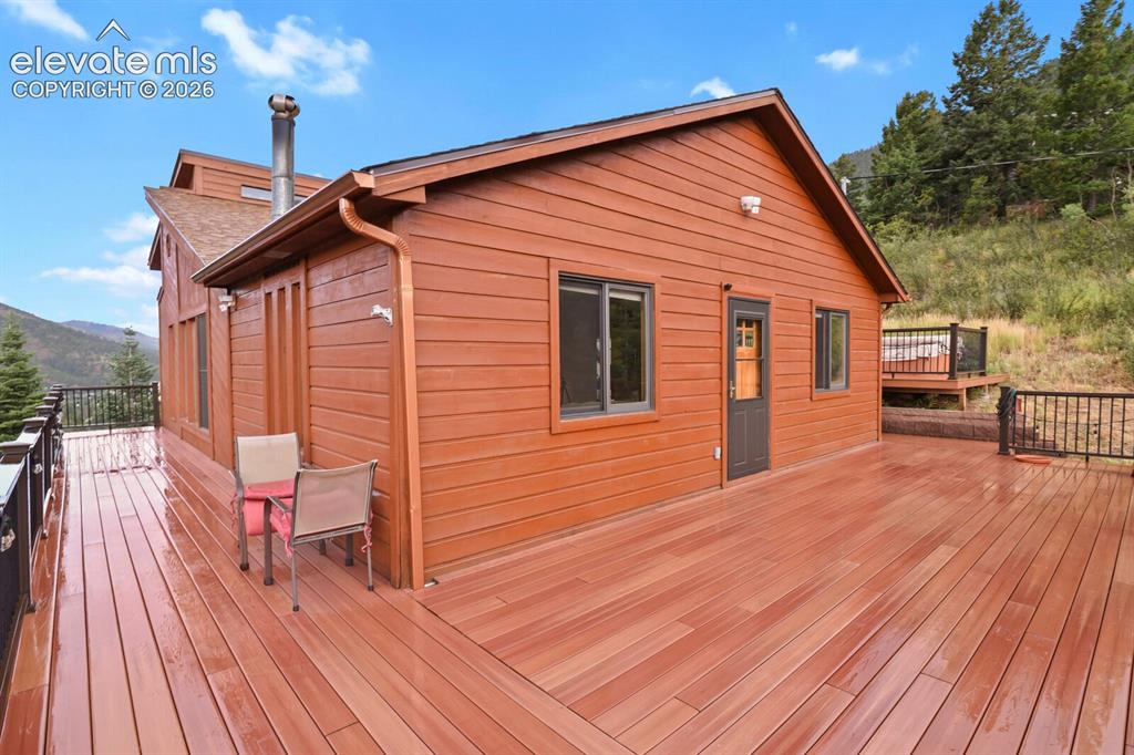 Image 44 of 50: Deck