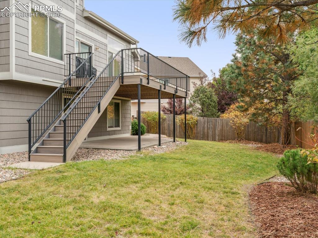 Image 21 of 41: Yard