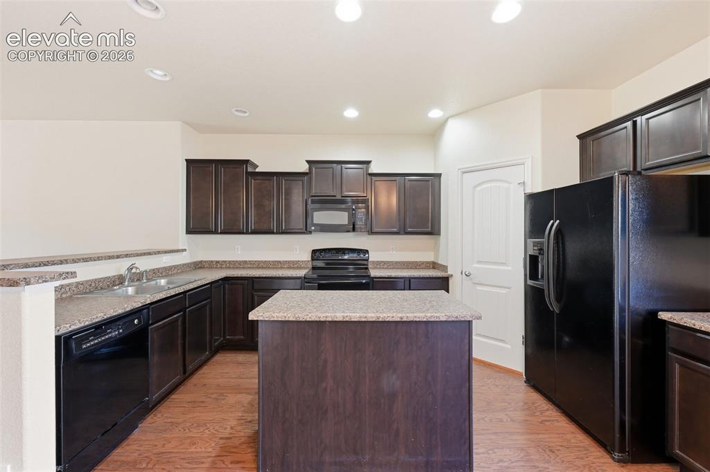 Image 11 of 37: Kitchen