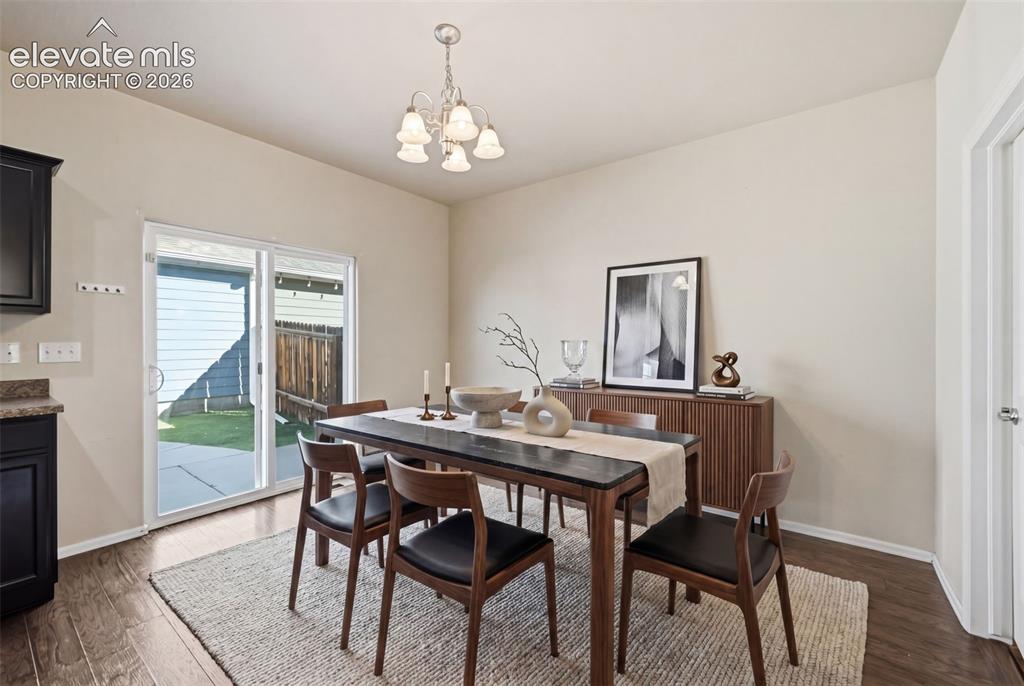 Image 14 of 37: Dining Area