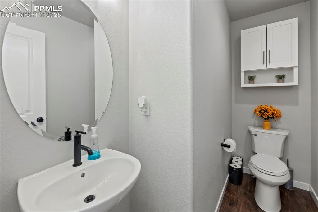 Image 19 of 50: Main level 