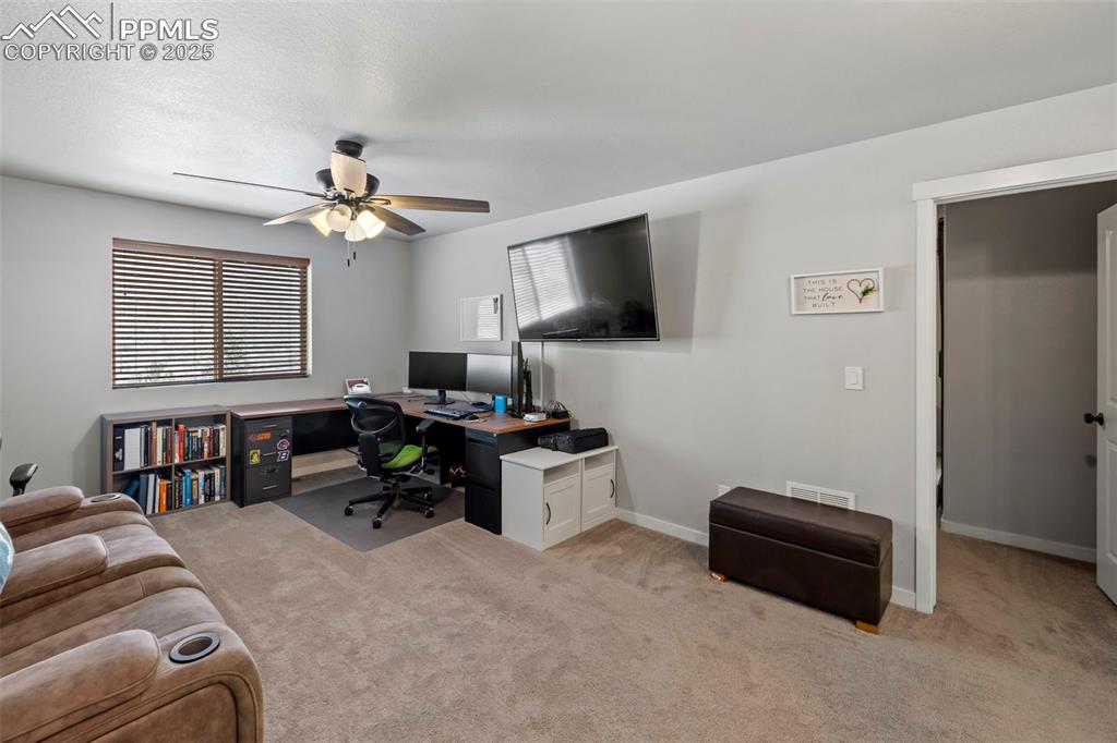 Image 25 of 50: Loft