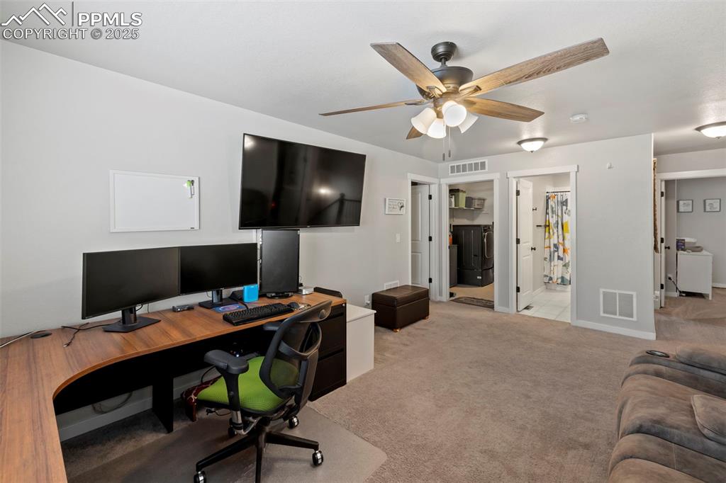 Image 27 of 50: Loft