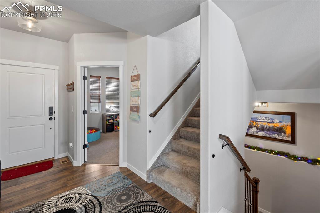 Image 3 of 50: Entry