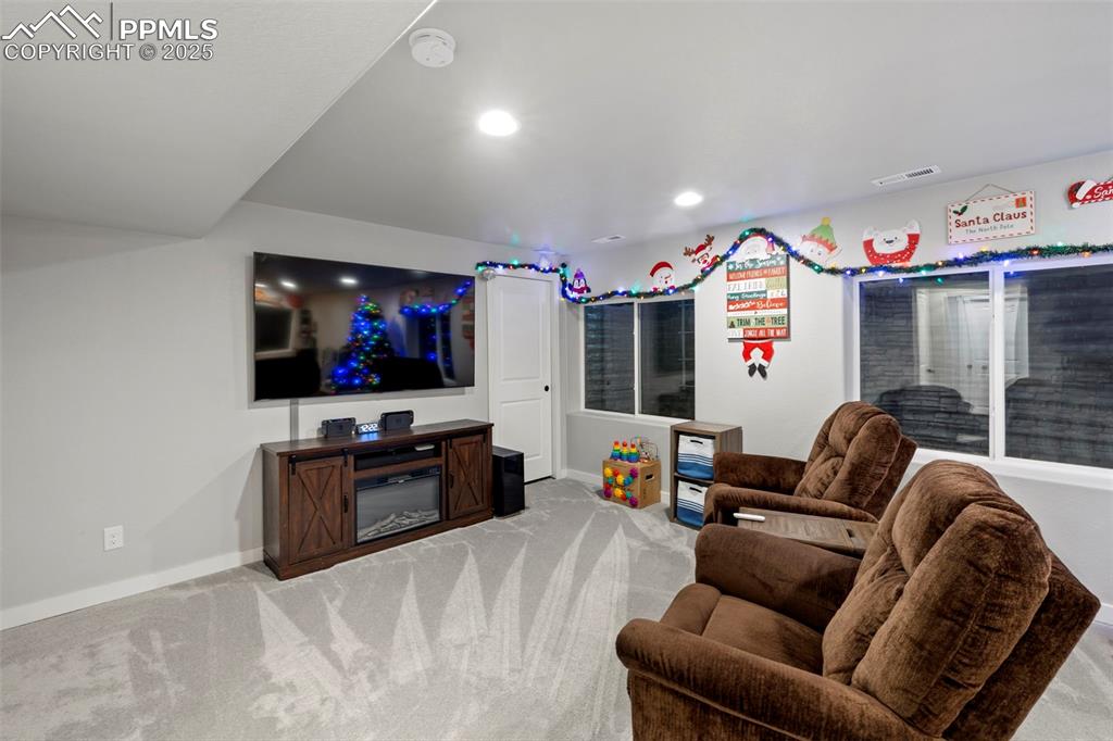 Image 36 of 50: Family Room