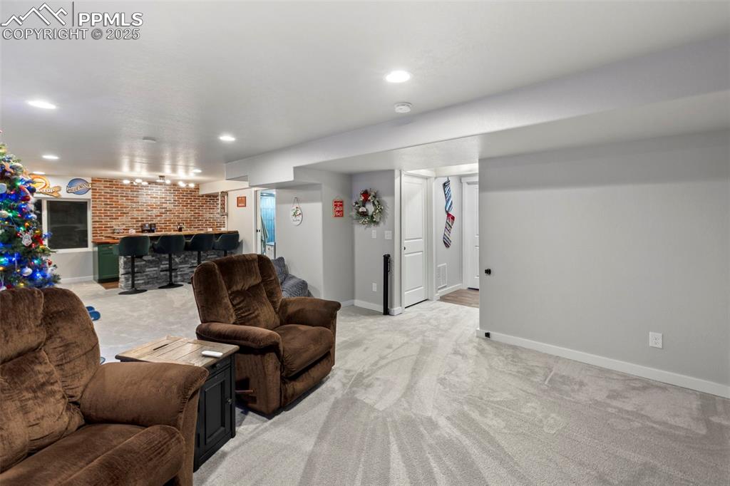 Image 38 of 50: Family Room