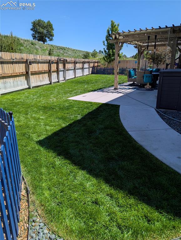 Image 48 of 50: Backyard