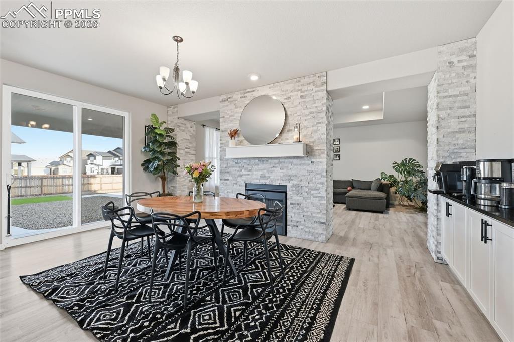 Image 13 of 42: Dining Area