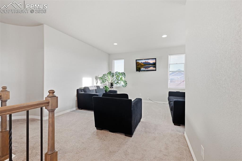 Image 19 of 42: Loft