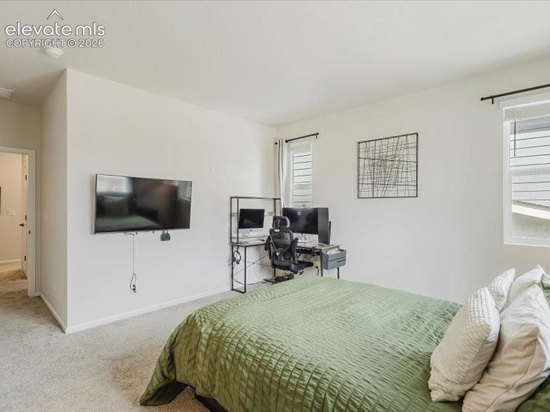 Image 18 of 35: Bedroom