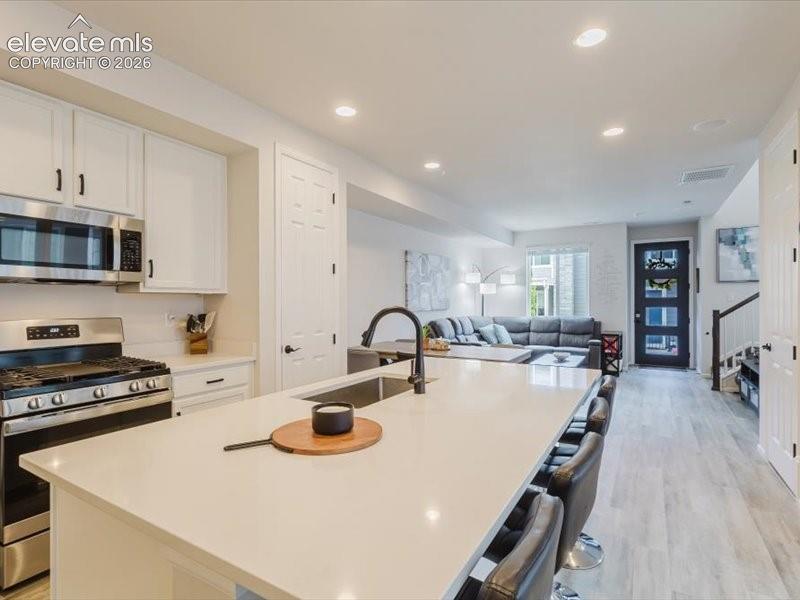 Image 8 of 35: Kitchen