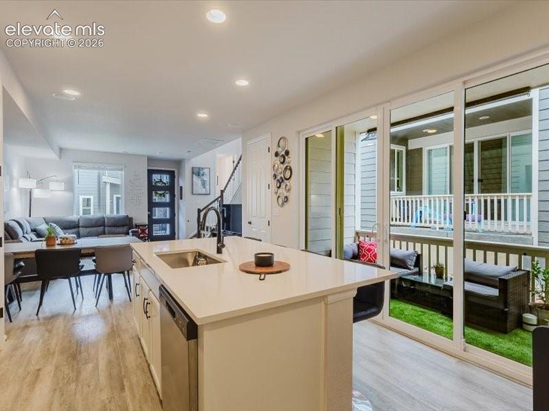 Image 9 of 35: Kitchen