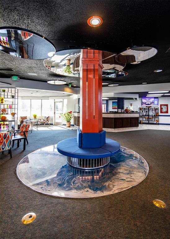 Image 34 of 35: Lobby