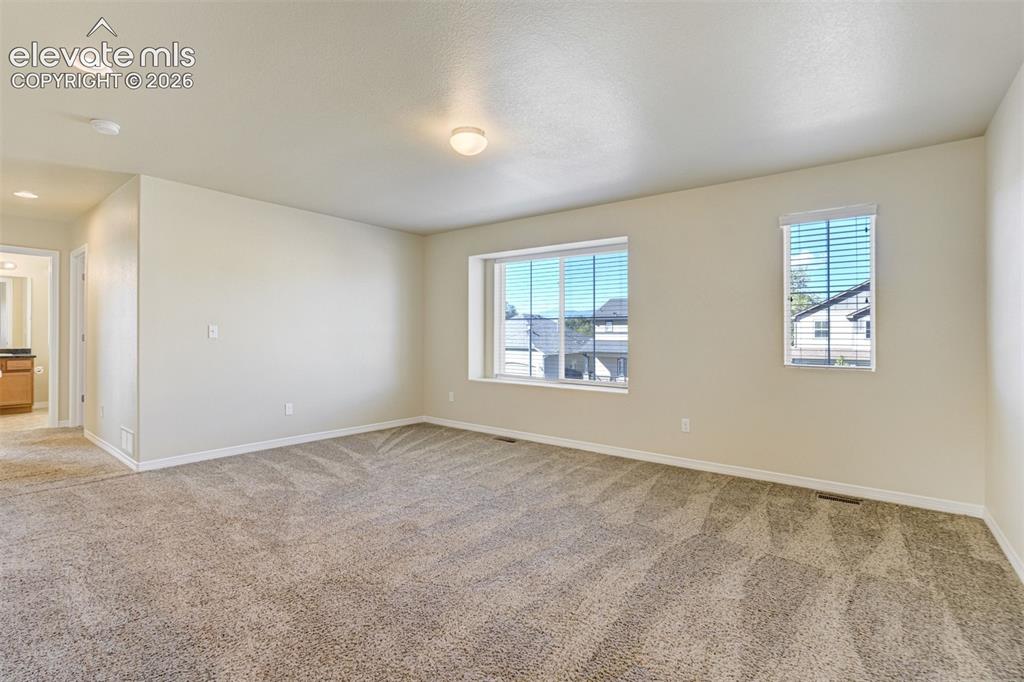 Image 22 of 49: Spacious Loft to enjoy the extra space