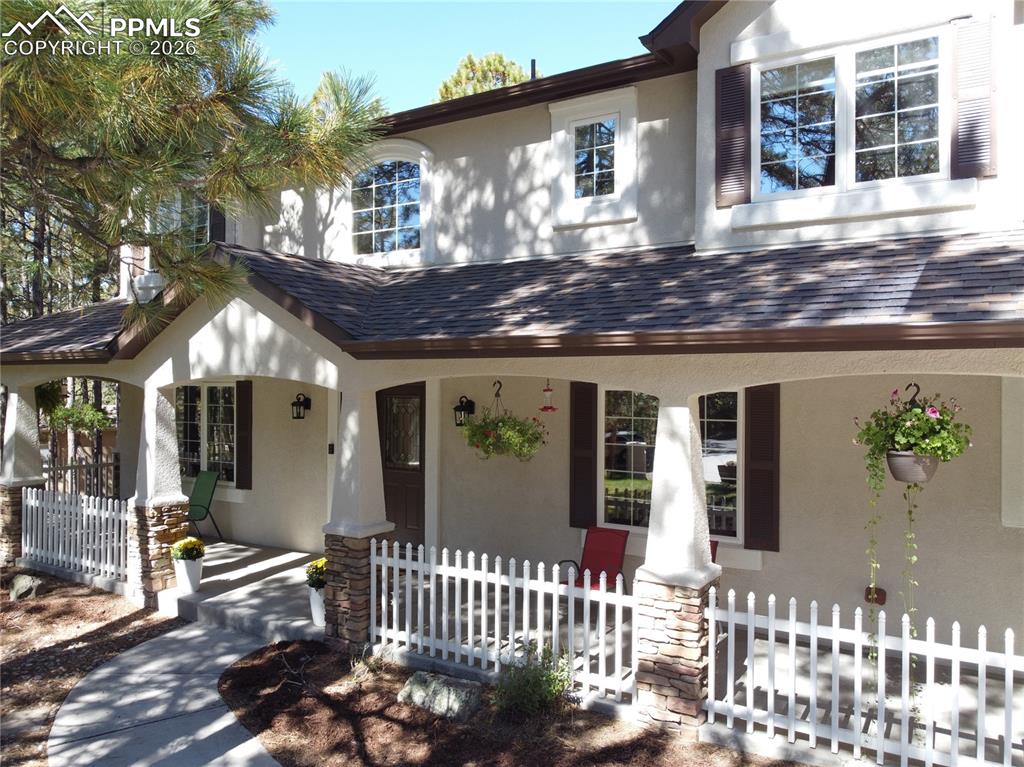 Image 3 of 48: Beautiful curb appeal!