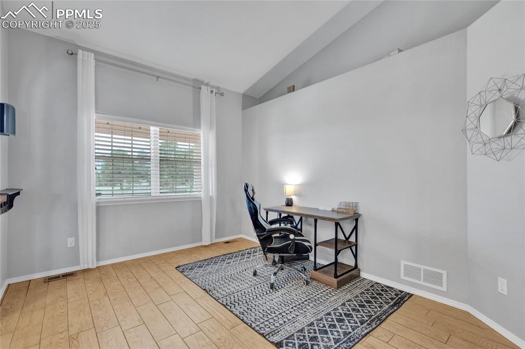 Image 15 of 49: Office
