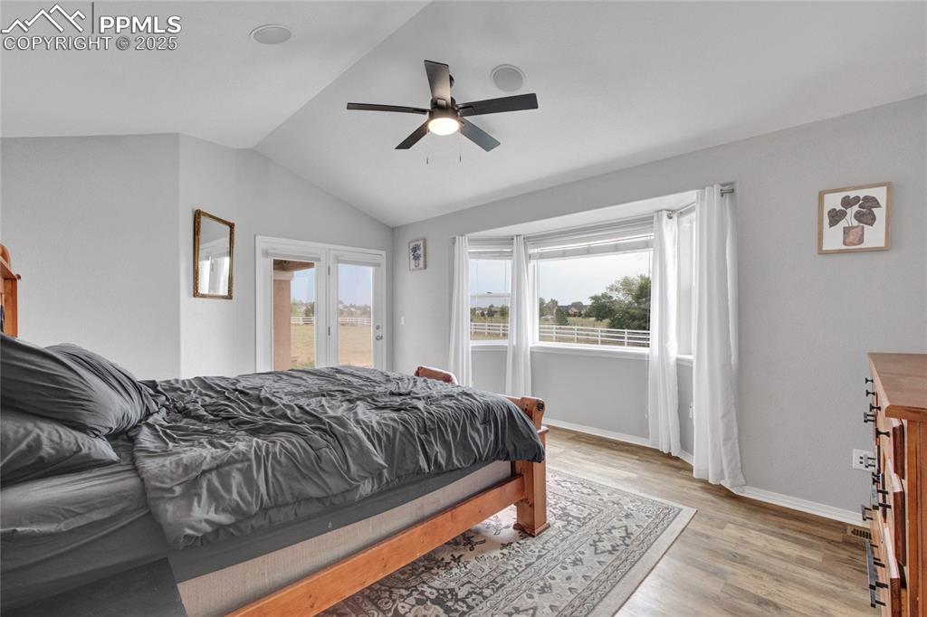 Image 17 of 49: Bedroom