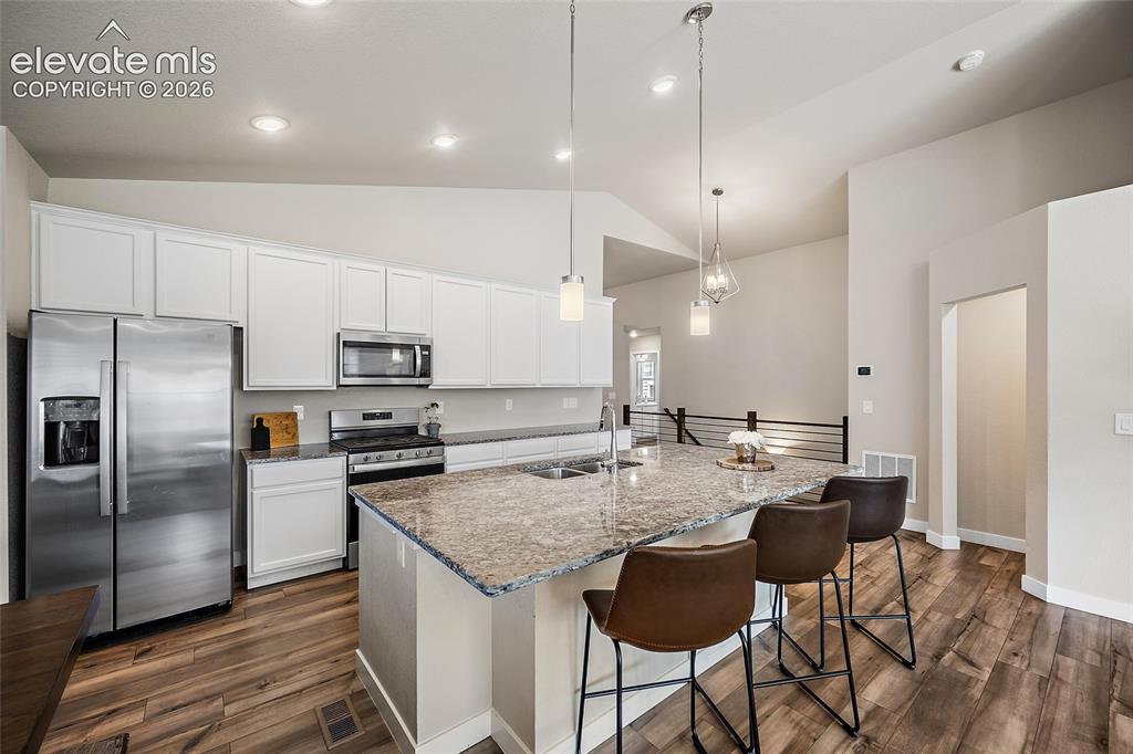 Image 11 of 50: Kitchen