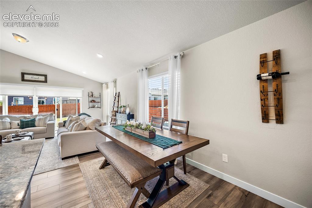 Image 13 of 50: Dining Area