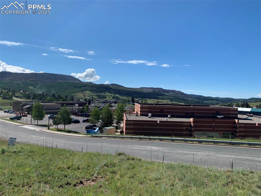 Image 10 of 13: View of mountain background