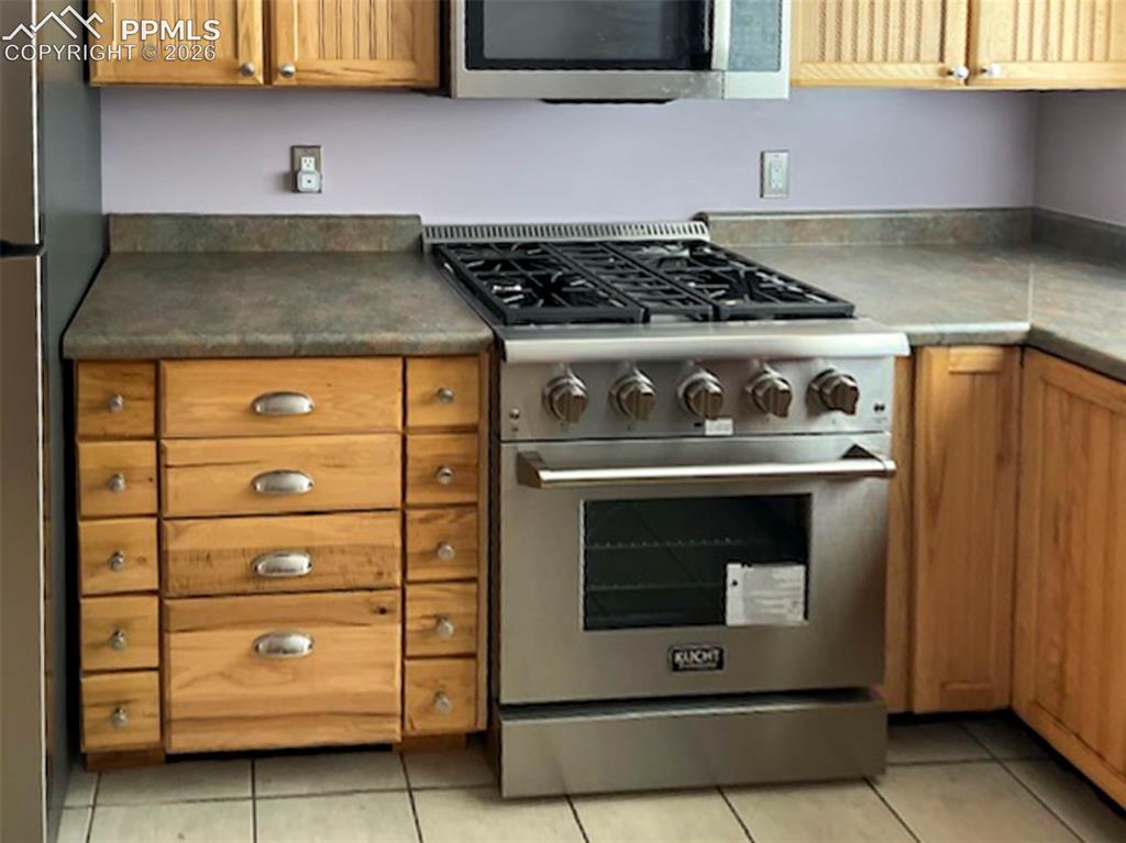 Image 3 of 23: Dual Fuel Range