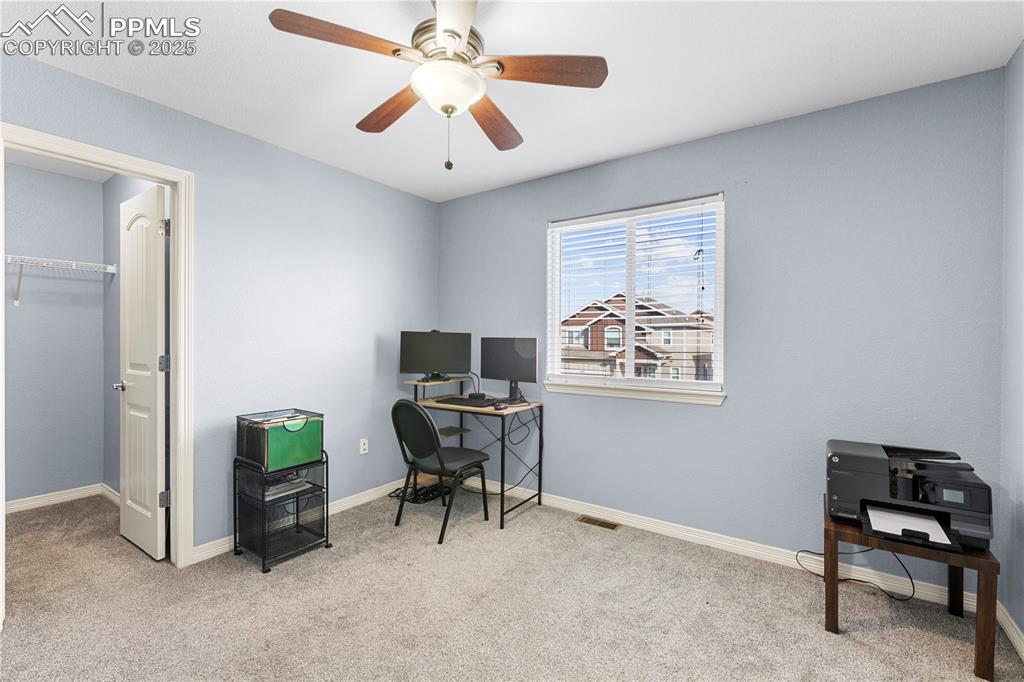 Image 13 of 20: Office