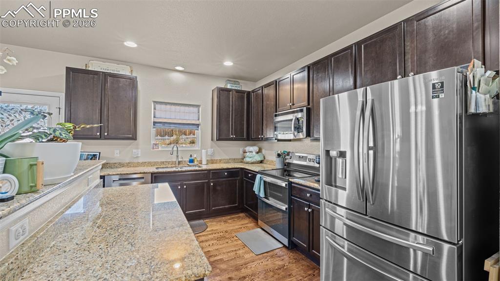 Image 11 of 40: Kitchen