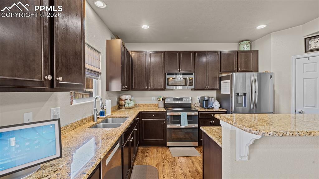 Image 12 of 40: Kitchen