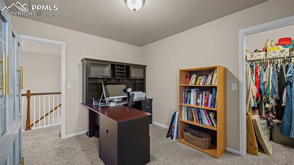 Image 21 of 40: Office