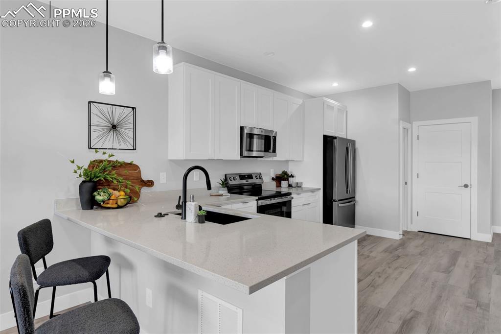 Image 9 of 19: Kitchen