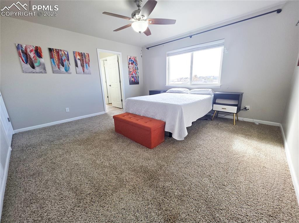 Image 21 of 24: Bedroom