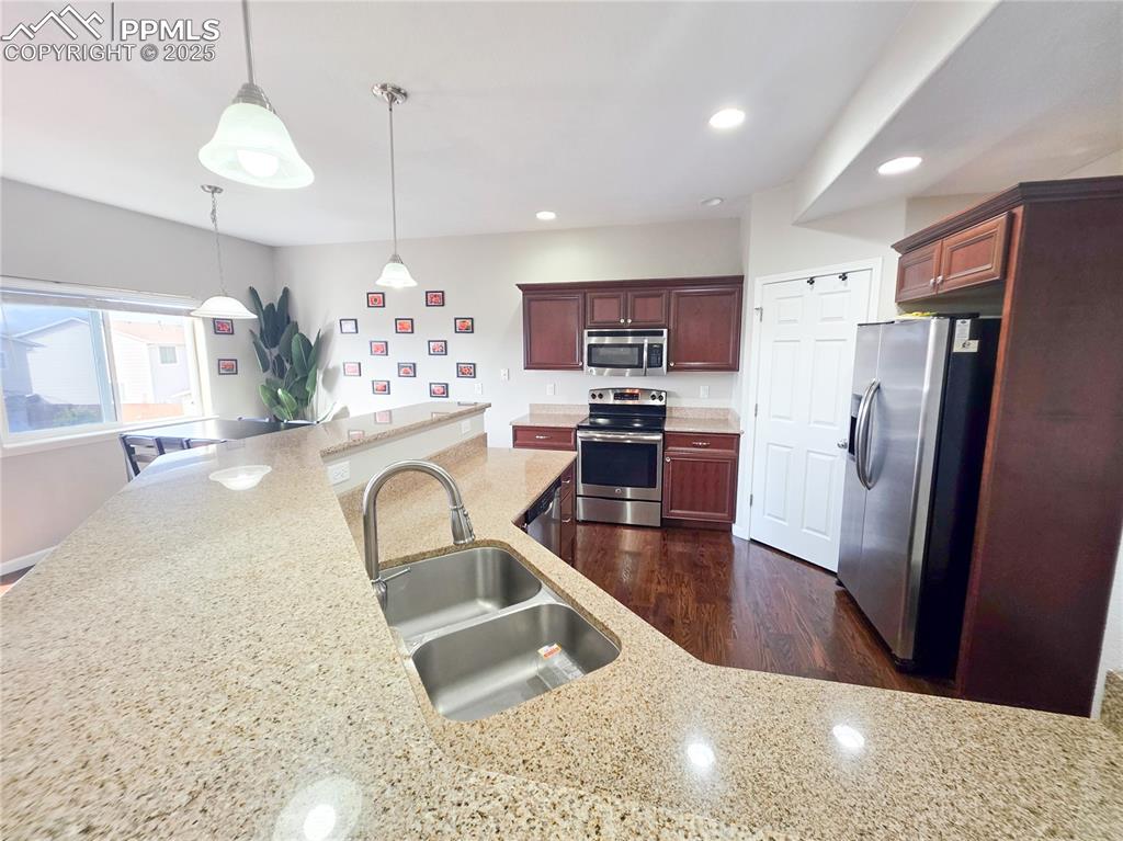 Image 8 of 24: Kitchen