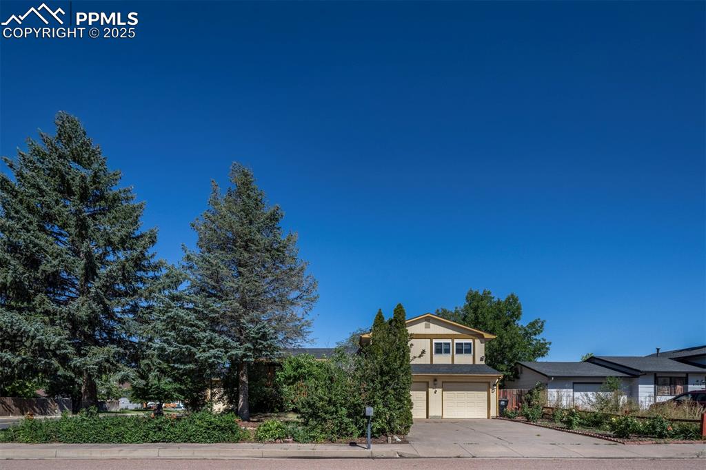 Image 2 of 30: Front of Structure