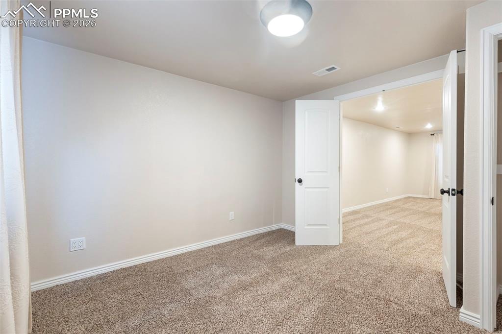 Image 32 of 50: Bedroom