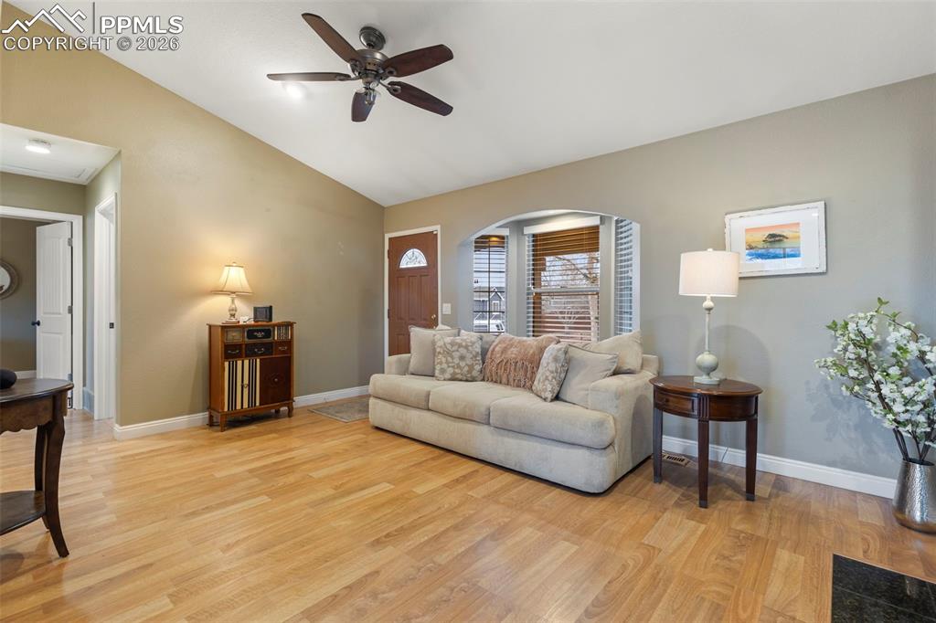 Image 9 of 50: Living Room