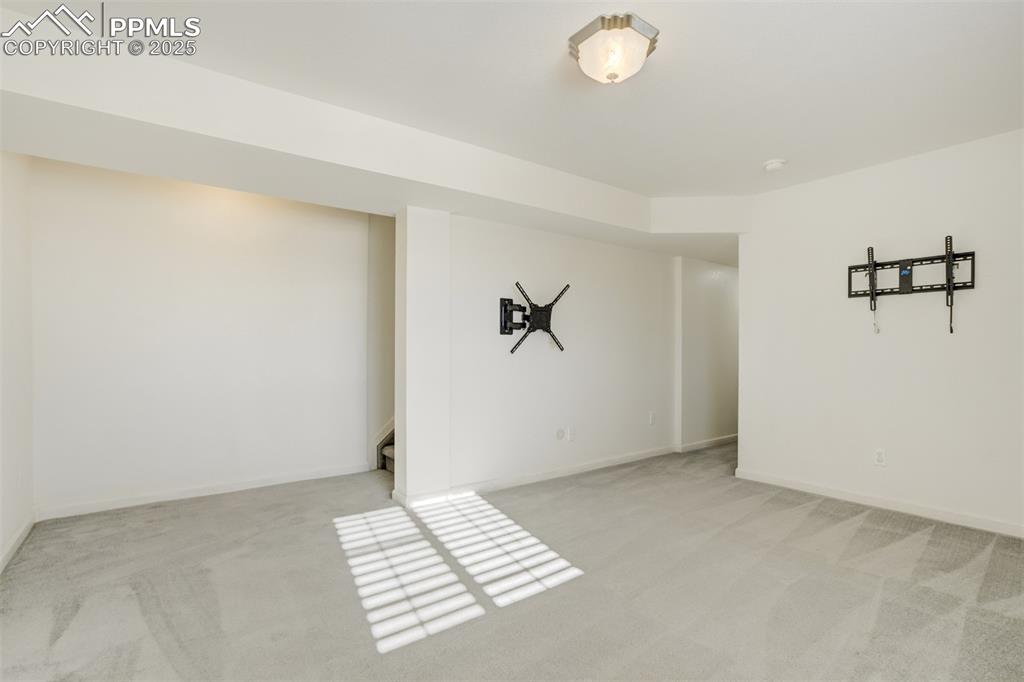 Image 23 of 43: Family Room