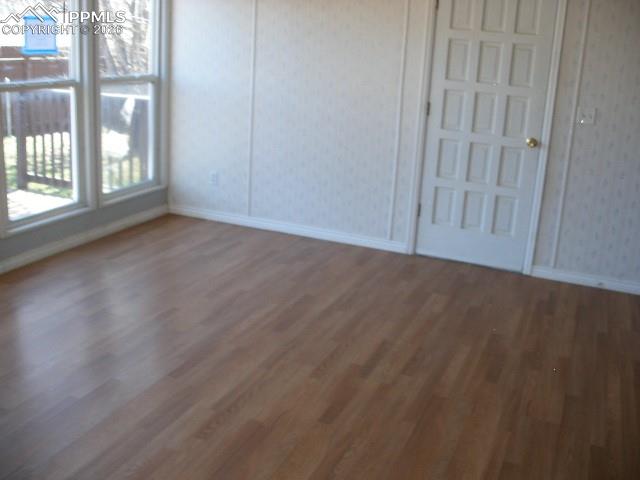 Image 18 of 35: Bedroom